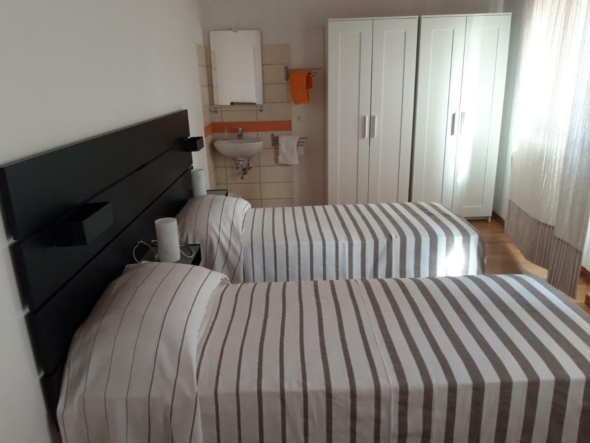 Al 106 Hotel Triëst Buitenkant foto